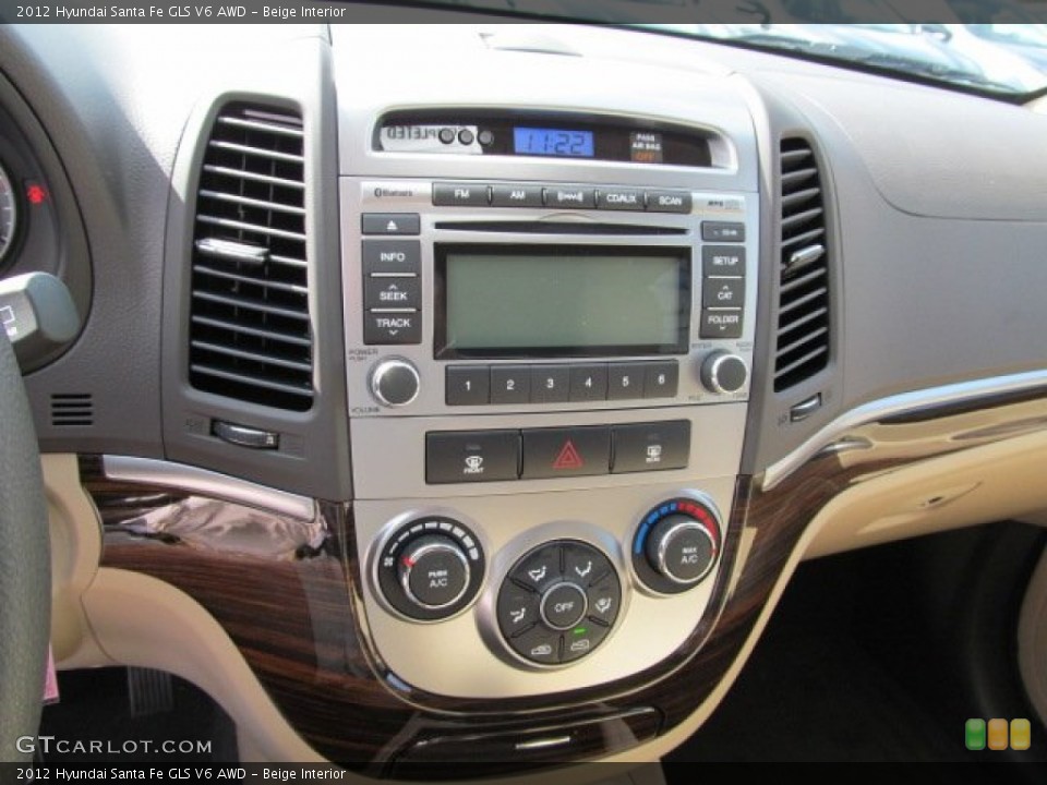Beige Interior Controls for the 2012 Hyundai Santa Fe GLS V6 AWD #62954705