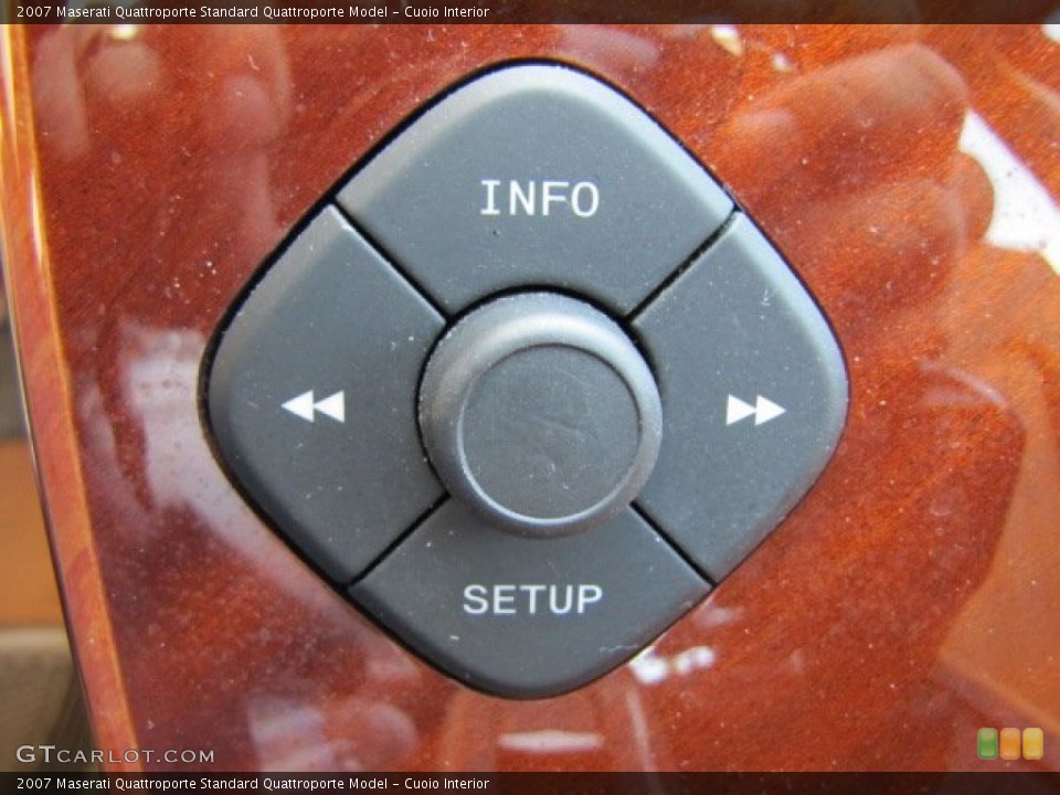 Cuoio Interior Controls for the 2007 Maserati Quattroporte  #62963647