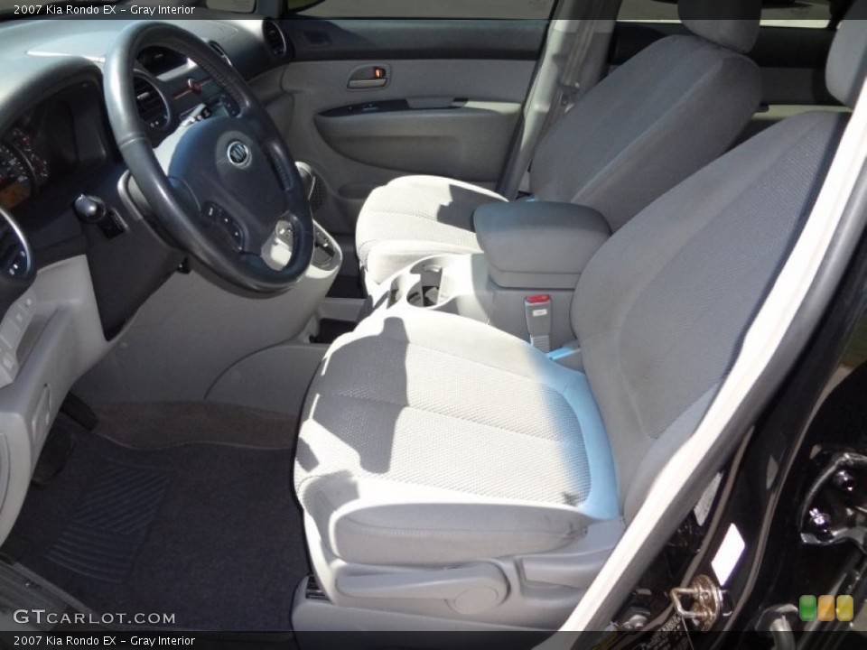 Gray Interior Photo for the 2007 Kia Rondo EX #62966404