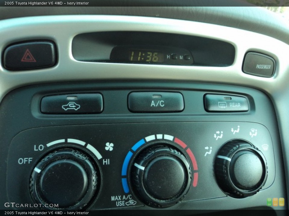 Ivory Interior Controls for the 2005 Toyota Highlander V6 4WD #62974258