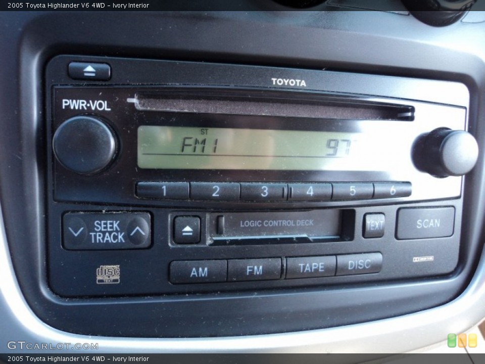 Ivory Interior Audio System for the 2005 Toyota Highlander V6 4WD #62974261