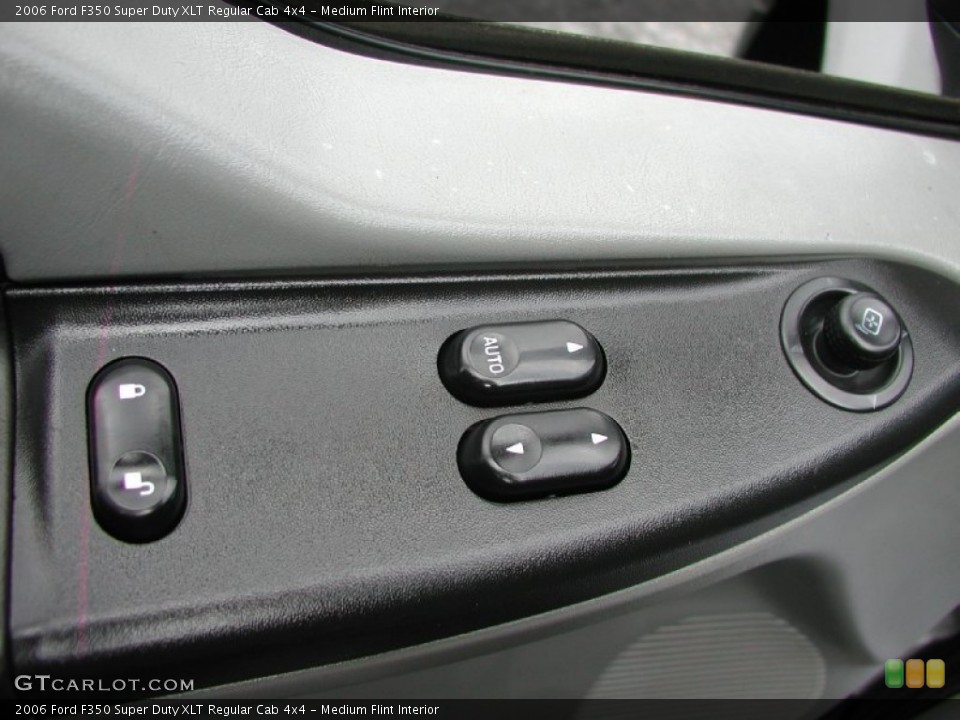Medium Flint Interior Controls for the 2006 Ford F350 Super Duty XLT Regular Cab 4x4 #62999951