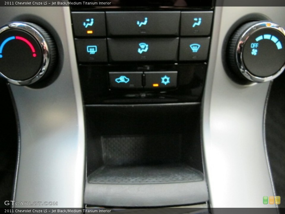 Jet Black/Medium Titanium Interior Controls for the 2011 Chevrolet Cruze LS #63009359