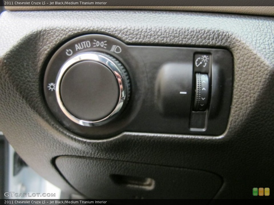 Jet Black/Medium Titanium Interior Controls for the 2011 Chevrolet Cruze LS #63009396