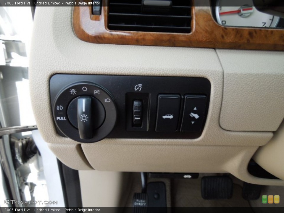Pebble Beige Interior Controls for the 2005 Ford Five Hundred Limited #63024077