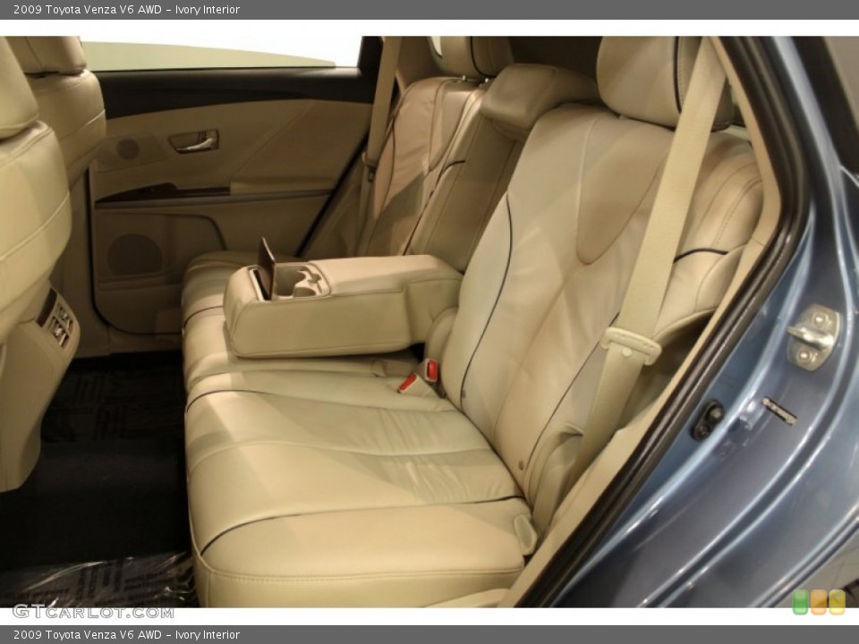 Ivory Interior Rear Seat for the 2009 Toyota Venza V6 AWD #63064175