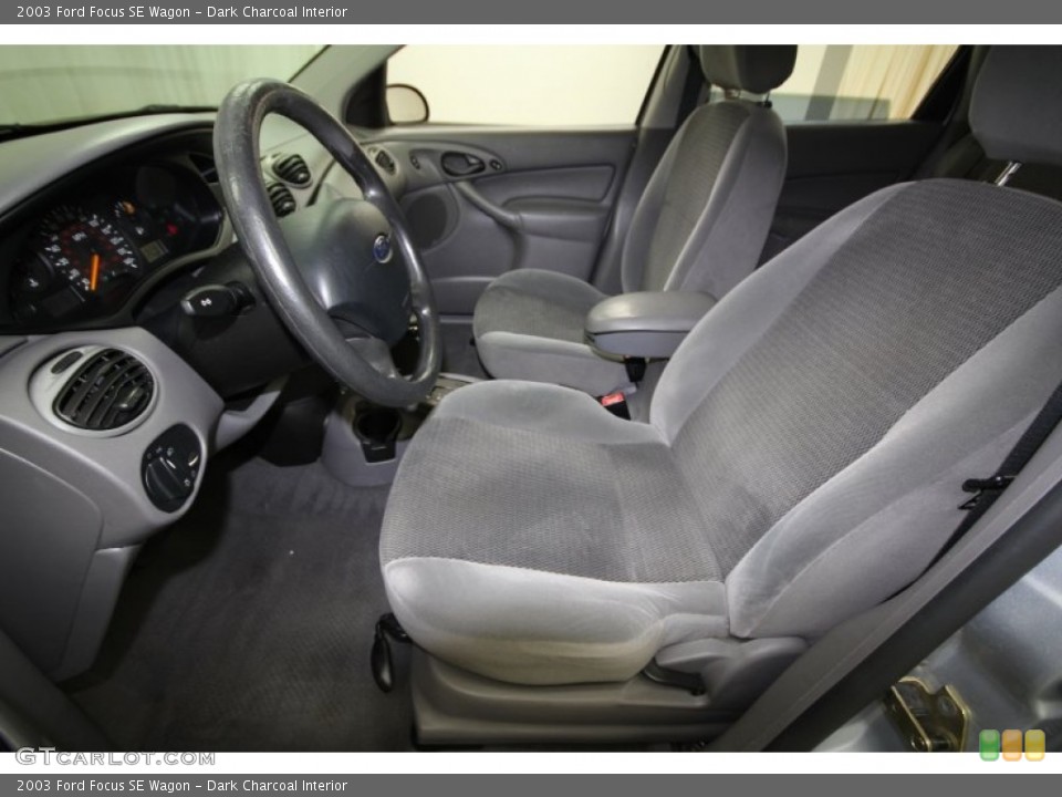 Dark Charcoal Interior Photo for the 2003 Ford Focus SE Wagon #63078116