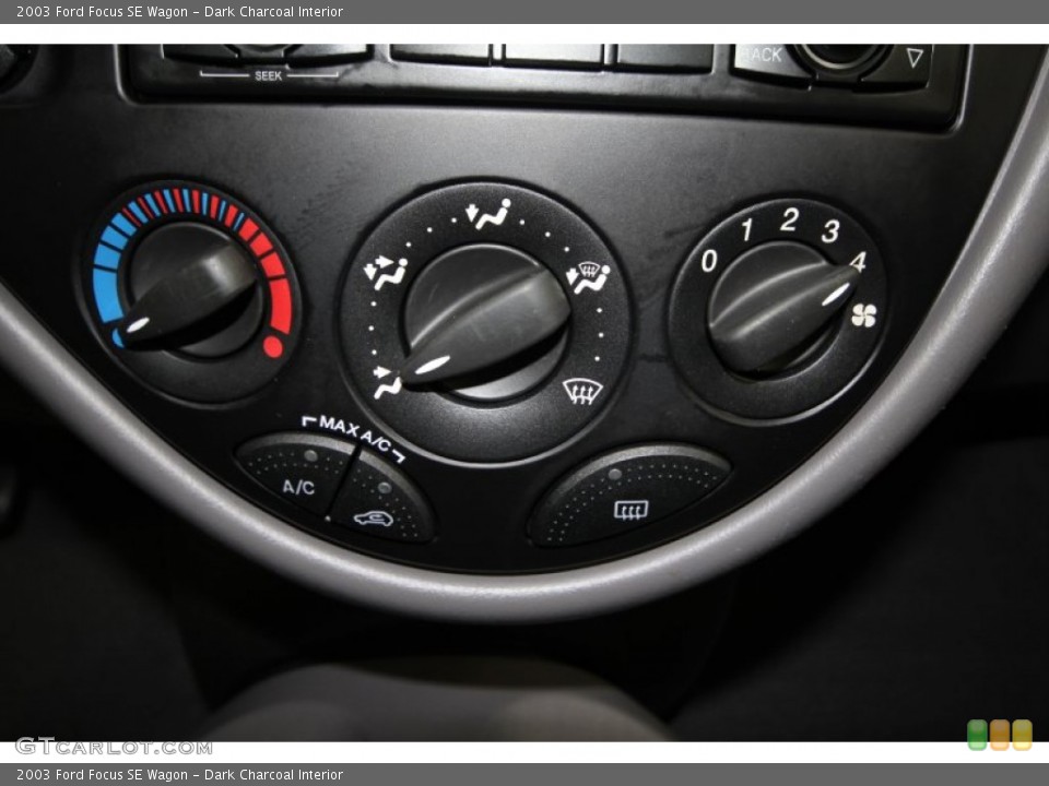 Dark Charcoal Interior Controls for the 2003 Ford Focus SE Wagon #63078275