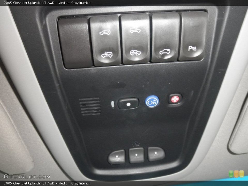 Medium Gray Interior Controls for the 2005 Chevrolet Uplander LT AWD #63079871