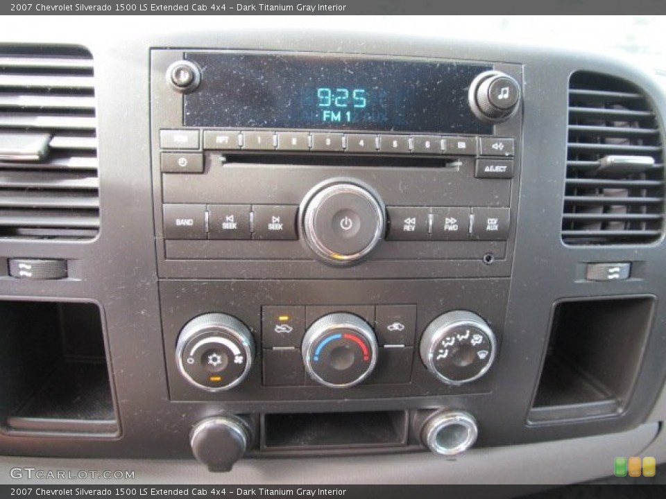 Dark Titanium Gray Interior Controls for the 2007 Chevrolet Silverado 1500 LS Extended Cab 4x4 #63089369