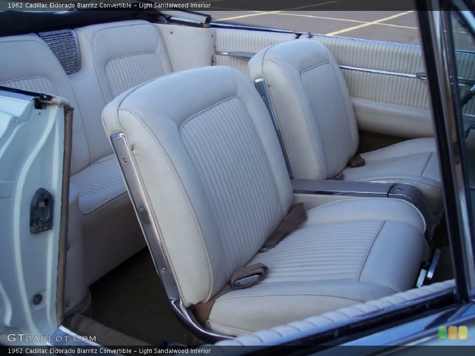 Light Sandalwood Interior Photo for the 1962 Cadillac Eldorado Biarritz Convertible #63124112