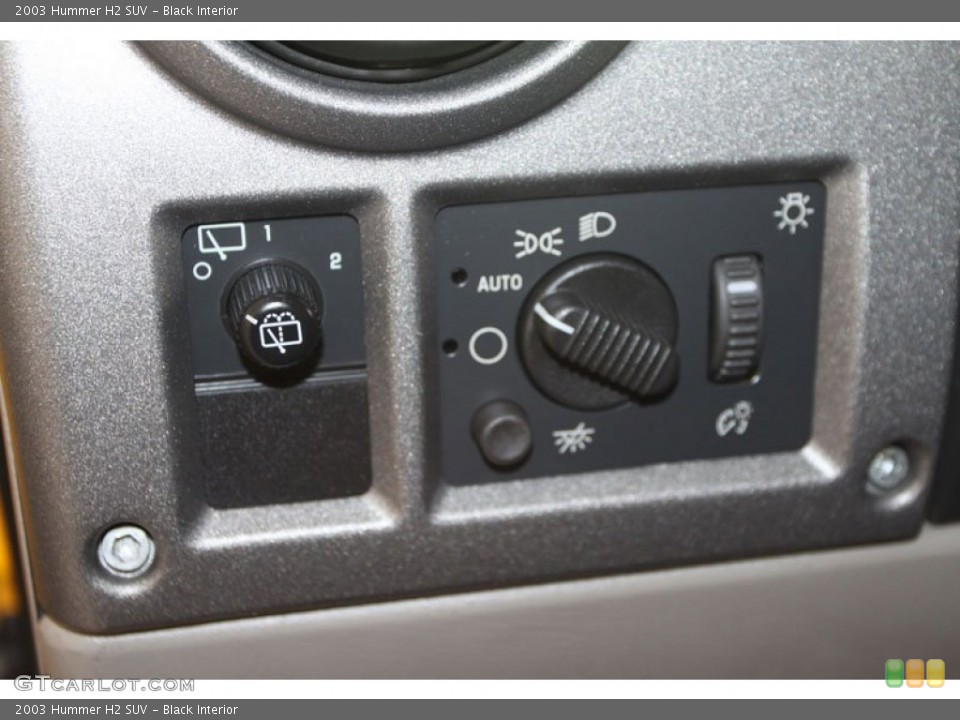 Black Interior Controls for the 2003 Hummer H2 SUV #63135088