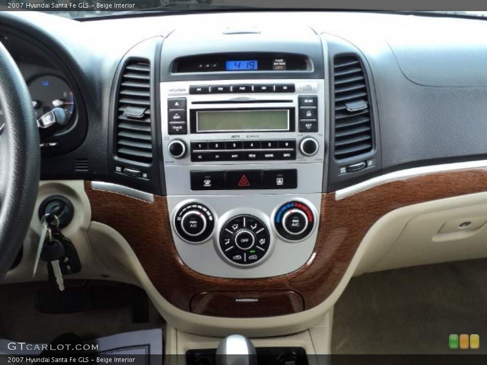 Beige Interior Controls for the 2007 Hyundai Santa Fe GLS #63146449