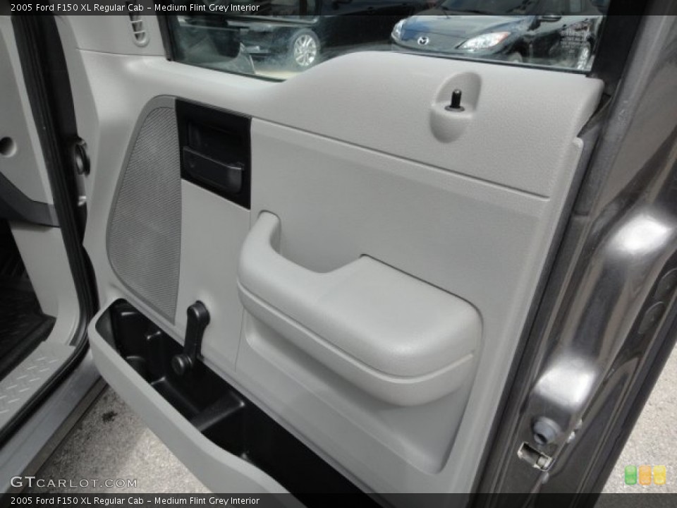 Medium Flint Grey Interior Door Panel for the 2005 Ford F150 XL Regular Cab #63151333