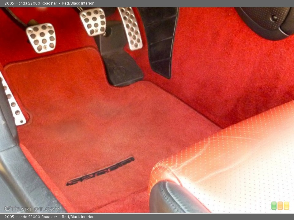 Red/Black Interior Controls for the 2005 Honda S2000 Roadster #63160776
