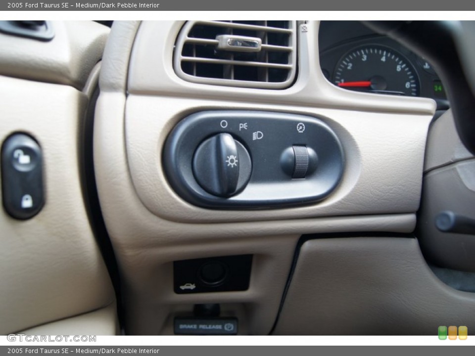 Medium/Dark Pebble Interior Controls for the 2005 Ford Taurus SE #63162121