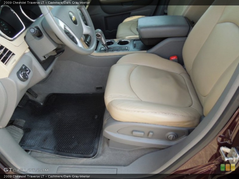 Cashmere/Dark Gray Interior Photo for the 2009 Chevrolet Traverse LT #63162720