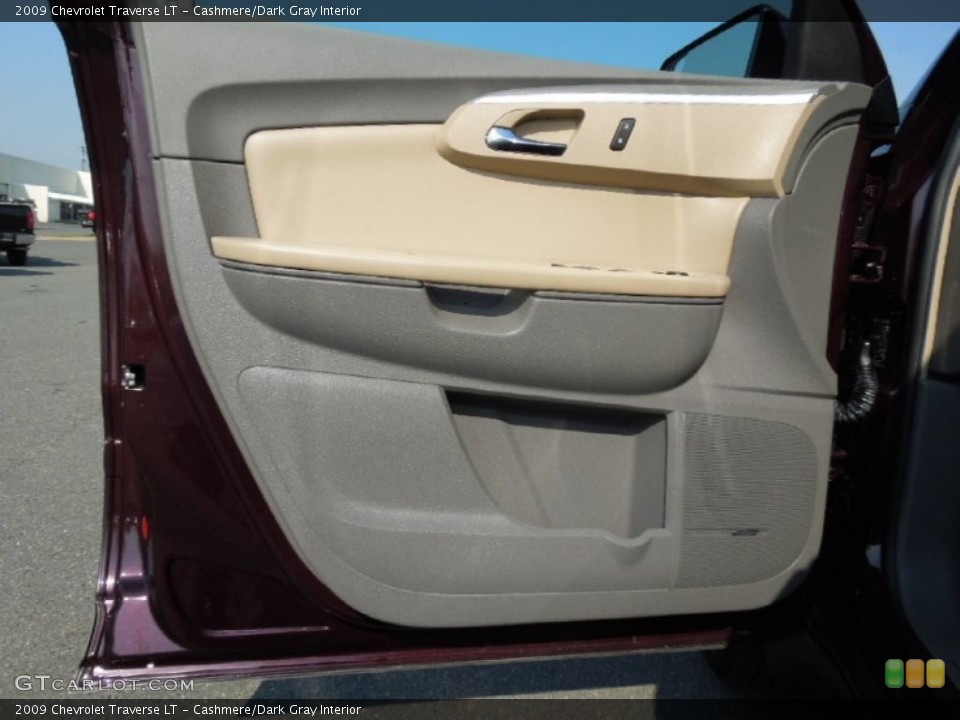 Cashmere/Dark Gray Interior Door Panel for the 2009 Chevrolet Traverse LT #63162730