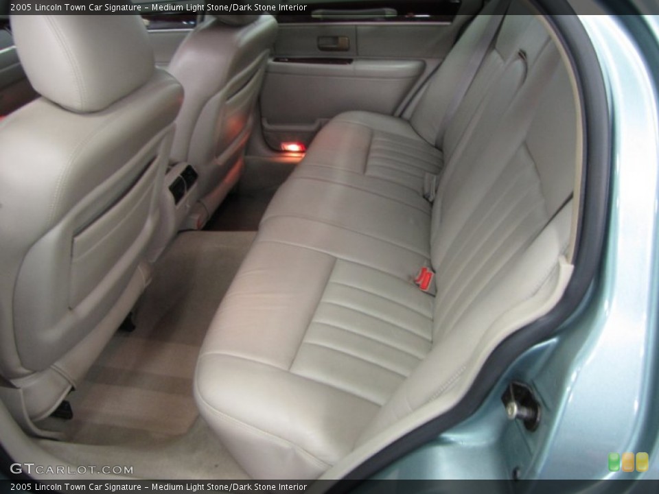 Medium Light Stone/Dark Stone Interior Rear Seat for the 2005 Lincoln Town Car Signature #63203410
