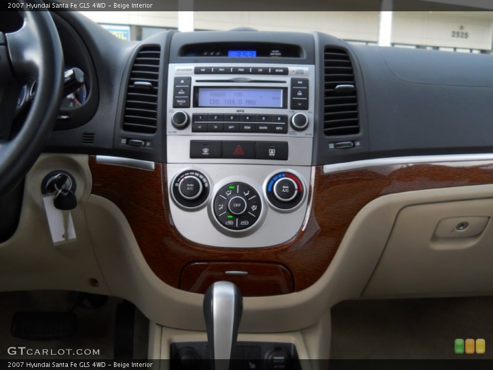 Beige Interior Controls for the 2007 Hyundai Santa Fe GLS 4WD #63227646