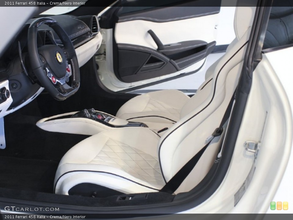 Crema/Nero Interior Photo for the 2011 Ferrari 458 Italia #63253132