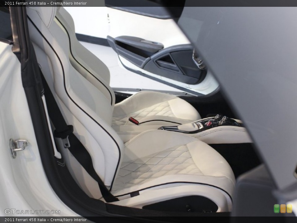 Crema/Nero 2011 Ferrari 458 Interiors