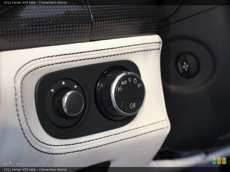 Crema/Nero Interior Controls for the 2011 Ferrari 458 Italia #63253324