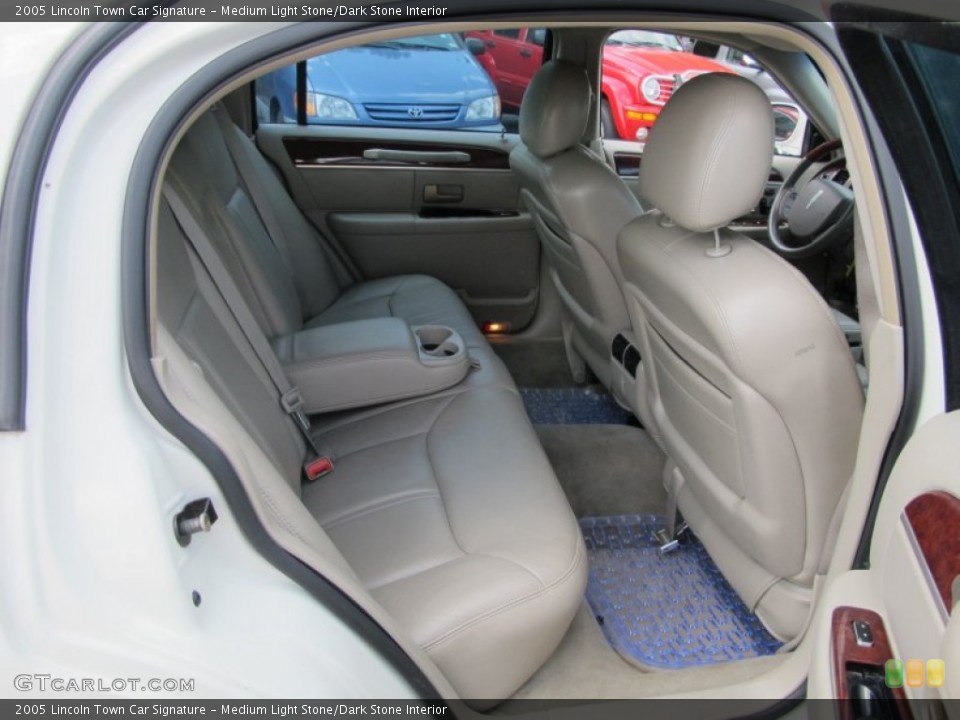 Medium Light Stone/Dark Stone Interior Rear Seat for the 2005 Lincoln Town Car Signature #63274315