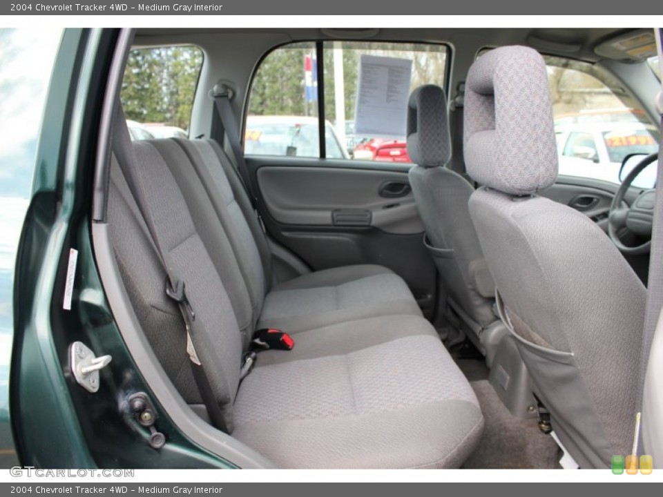 Medium Gray Interior Rear Seat for the 2004 Chevrolet Tracker 4WD #63287205