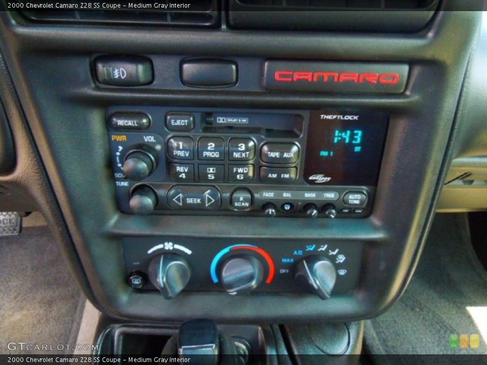 Medium Gray Interior Controls for the 2000 Chevrolet Camaro Z28 SS Coupe #63308384