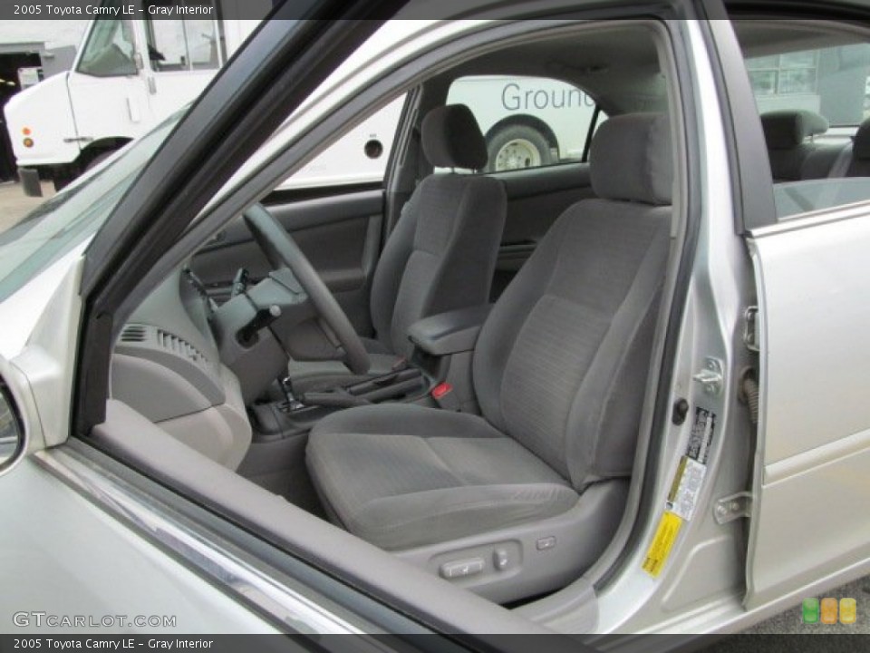 Gray Interior Photo for the 2005 Toyota Camry LE #63330388