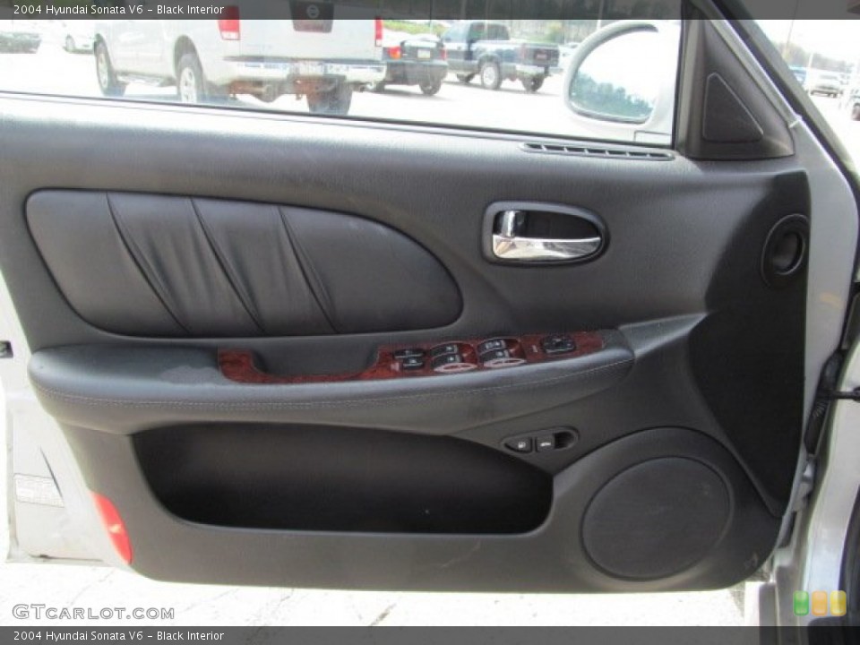 Black Interior Door Panel for the 2004 Hyundai Sonata V6 #63334370