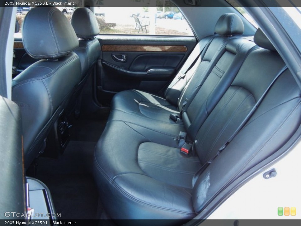 Black Interior Rear Seat for the 2005 Hyundai XG350 L #63340365