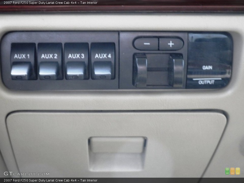 Tan Interior Controls for the 2007 Ford F250 Super Duty Lariat Crew Cab 4x4 #63345218
