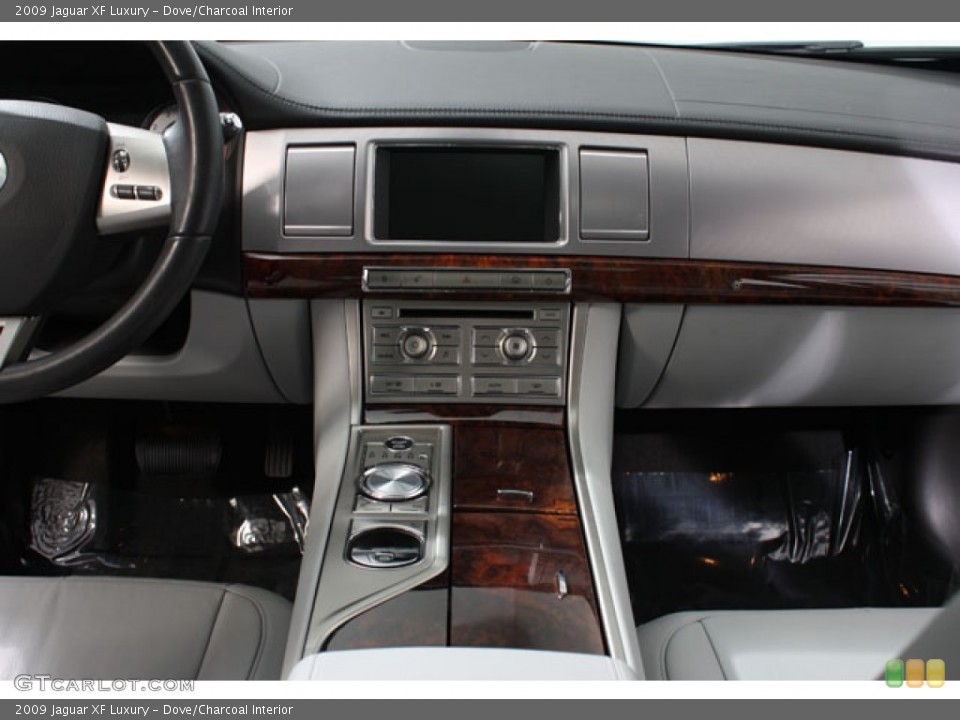 Dove/Charcoal Interior Controls for the 2009 Jaguar XF Luxury #63354101