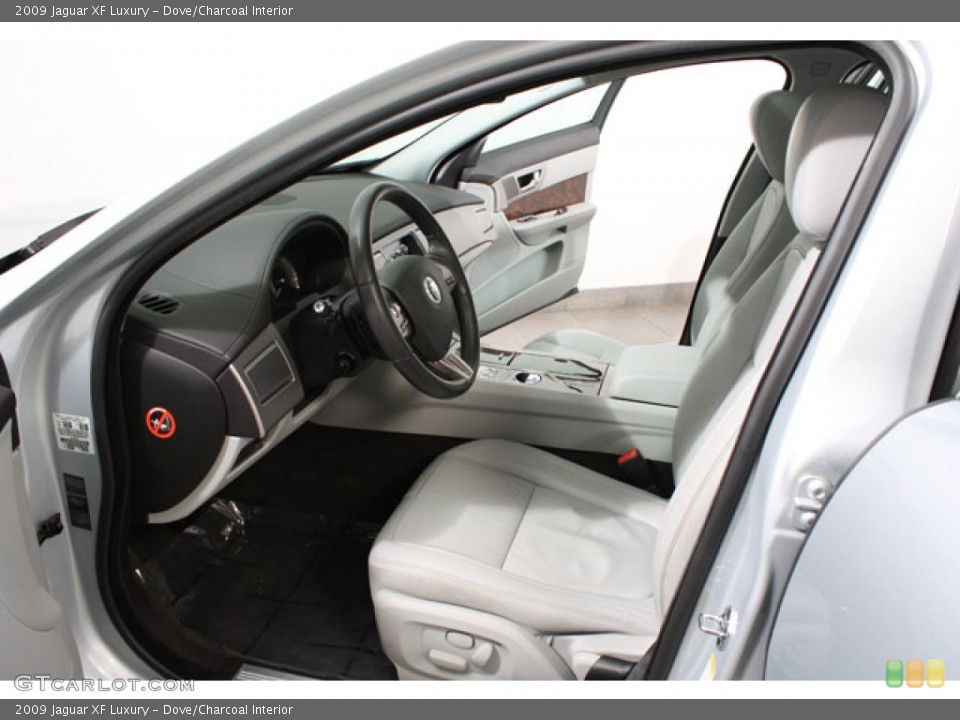 Dove/Charcoal Interior Photo for the 2009 Jaguar XF Luxury #63354185