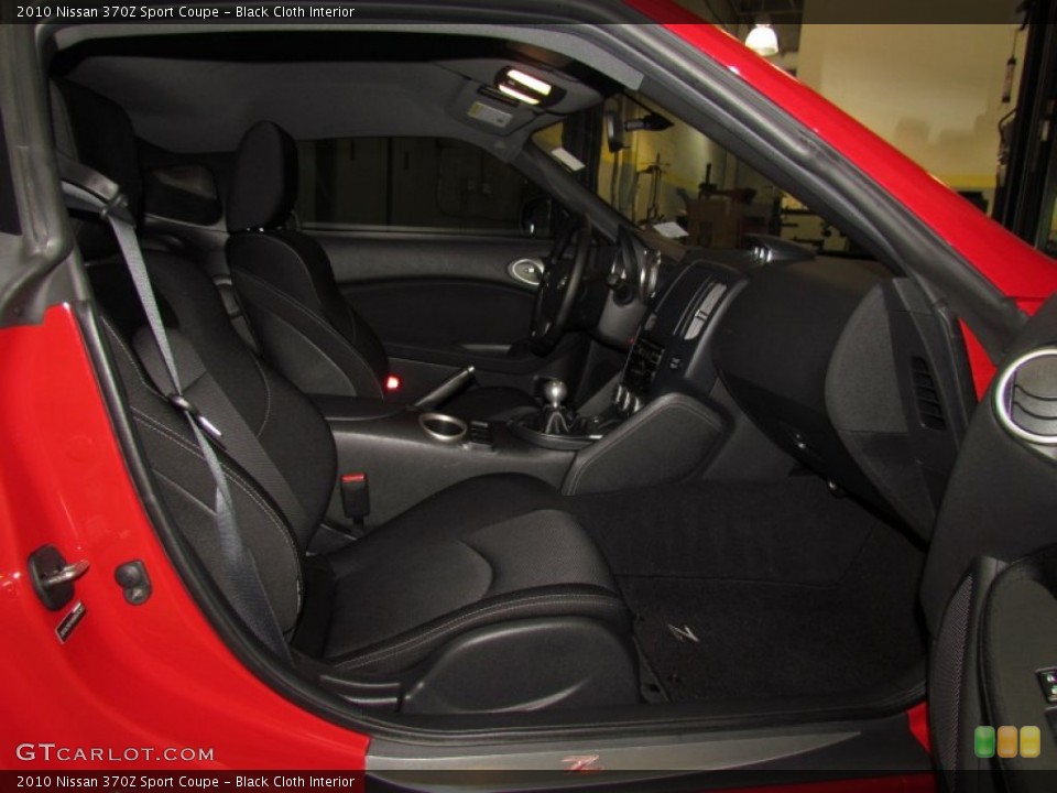 Black Cloth Interior Photo for the 2010 Nissan 370Z Sport Coupe #63356575