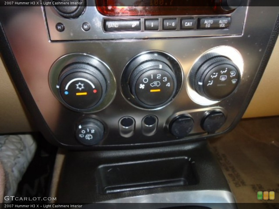 Light Cashmere Interior Controls for the 2007 Hummer H3 X #63373937