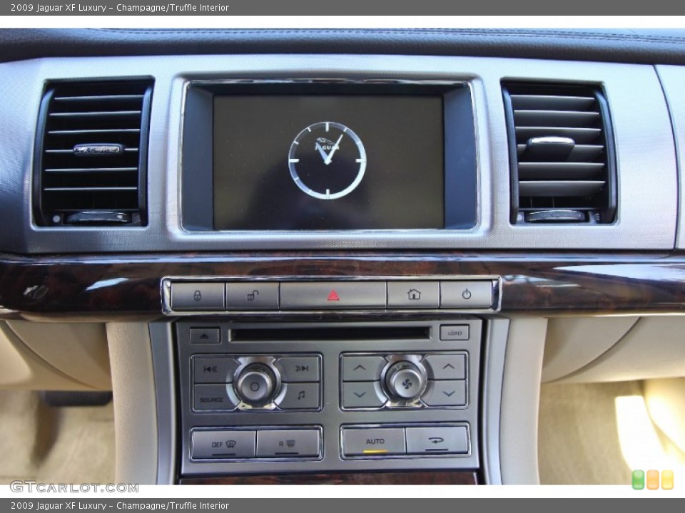 Champagne/Truffle Interior Controls for the 2009 Jaguar XF Luxury #63410675