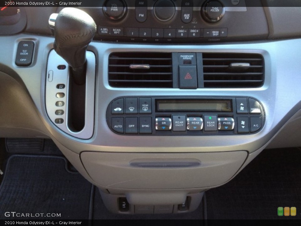 Gray Interior Controls for the 2010 Honda Odyssey EX-L #63412175