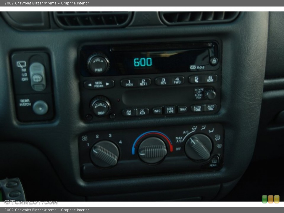 Graphite Interior Controls for the 2002 Chevrolet Blazer Xtreme #63416885