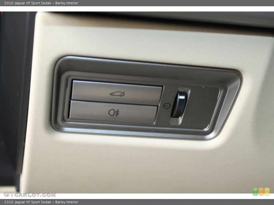 Barley Interior Controls for the 2010 Jaguar XF Sport Sedan #63427946