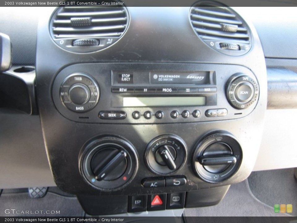 Grey Interior Controls for the 2003 Volkswagen New Beetle GLS 1.8T Convertible #63457207
