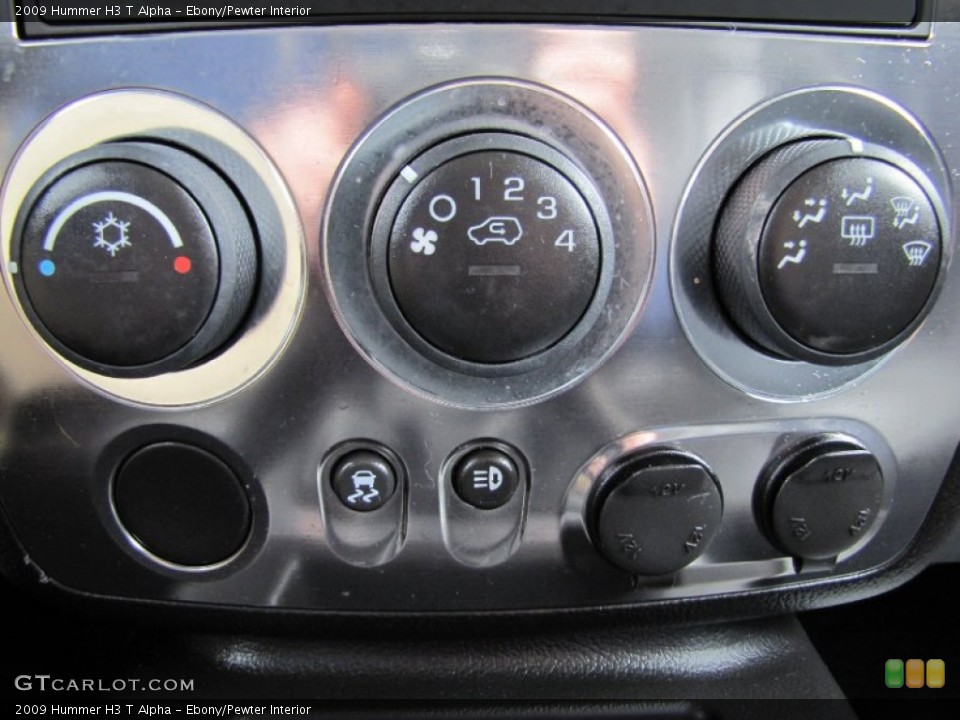Ebony/Pewter Interior Controls for the 2009 Hummer H3 T Alpha #63462829