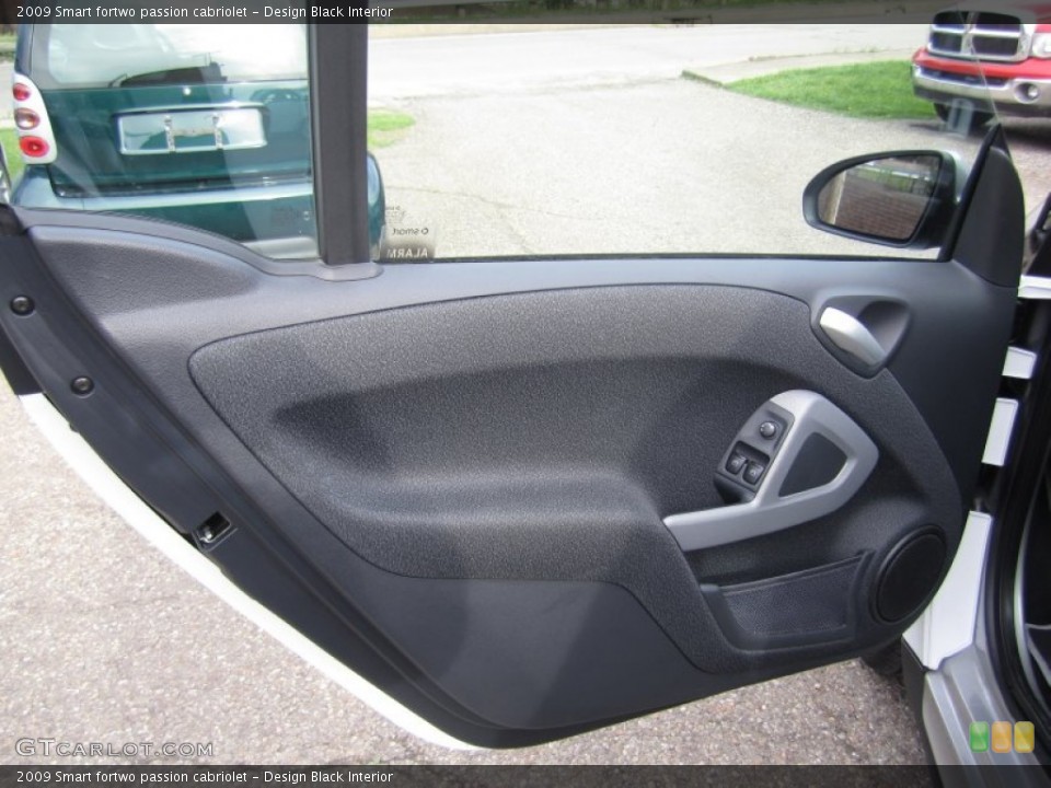 Design Black Interior Door Panel for the 2009 Smart fortwo passion cabriolet #63463935
