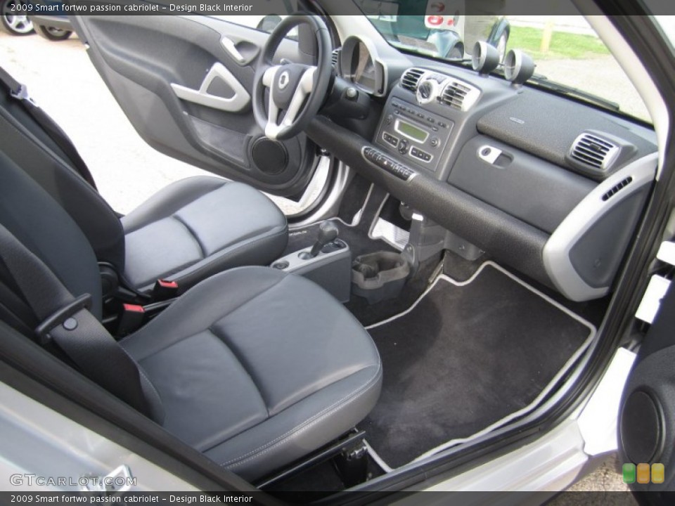 Design Black Interior Photo for the 2009 Smart fortwo passion cabriolet #63463945