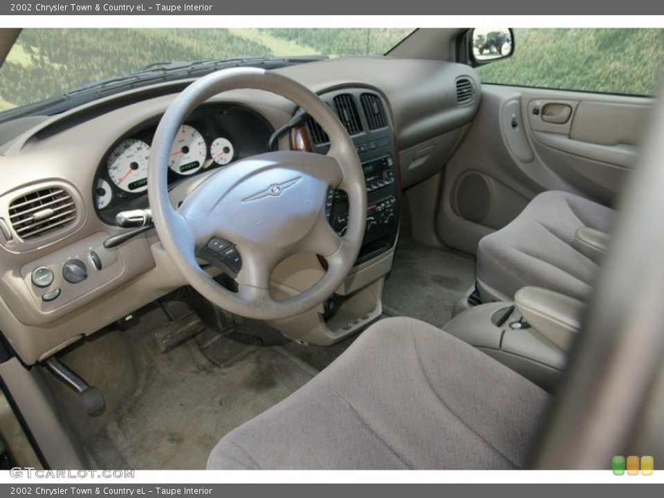 Taupe Interior Photo for the 2002 Chrysler Town & Country eL #63540924