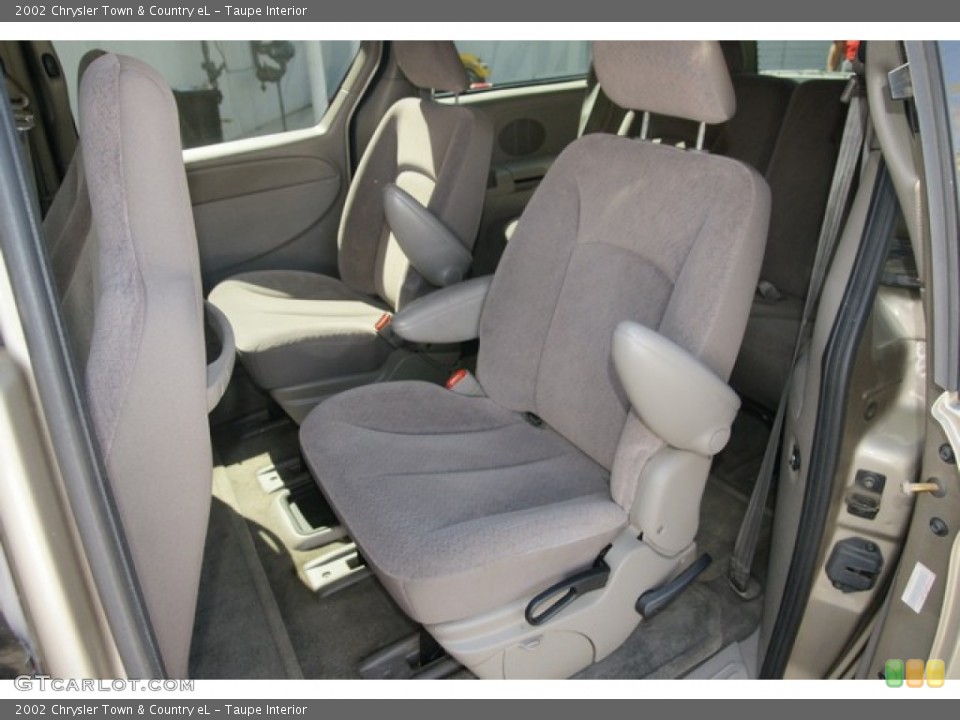 Taupe Interior Photo for the 2002 Chrysler Town & Country eL #63541006