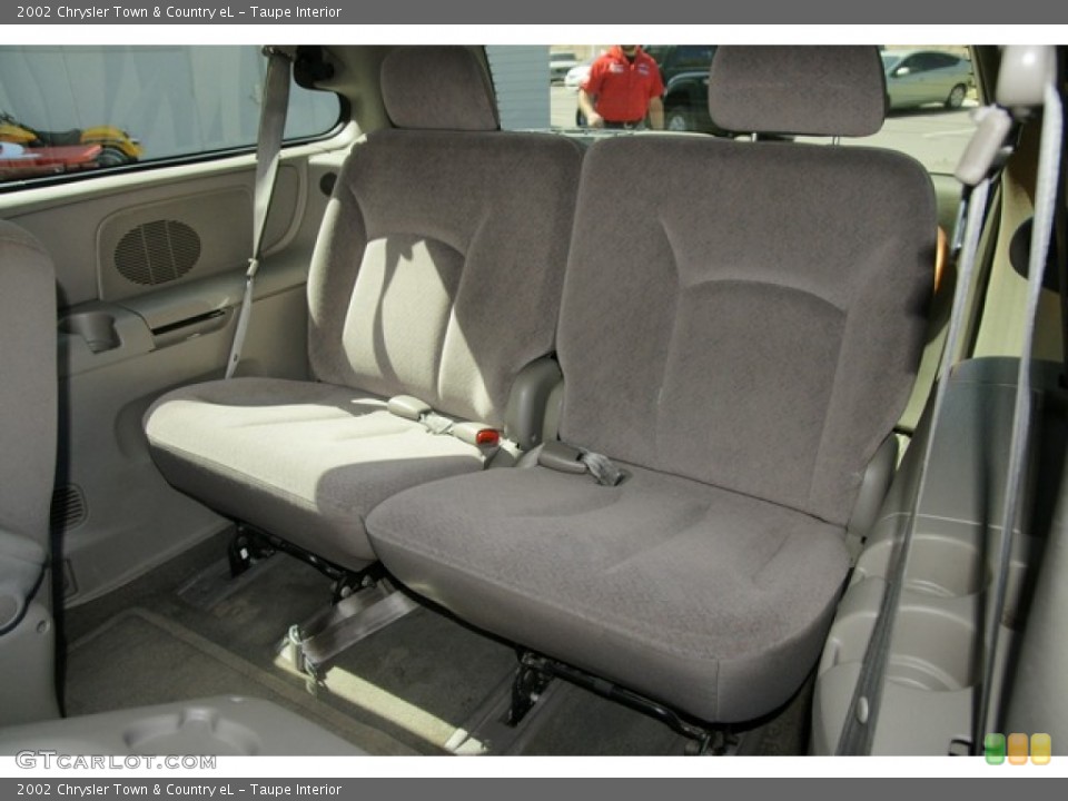 Taupe Interior Photo for the 2002 Chrysler Town & Country eL #63541023