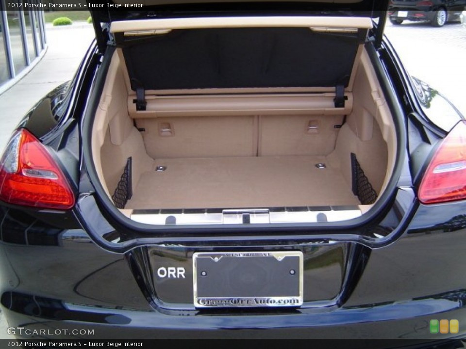 Luxor Beige Interior Trunk for the 2012 Porsche Panamera S #63560362